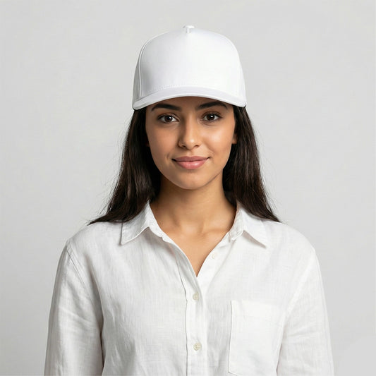 قبعة بيضاء بخمسة ألواح مهيكلة